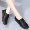 Zapatos Casuales de Cuero para Mamá con Suelas de Goma, Zapatos de Cocina Impermeables y Antideslizantes, Zapatos Planos sin Cordones para Mujer para Todas las Estaciones