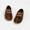 Zapatos Retro de Ante Color Melaard para Niñas Zapatos Nuevos de Primavera/Otoño para Niños Suela Suave Punta Dividida Sintética Estampado de Leopardo Birkenstock Modernos