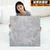 Pegatinas de suelo autoadhesivas, imitación de azulejo cerámico, pegatinas de suelo de plástico PVC brillante, suelo de cemento, revestimiento de suelo para el hogar, cuero al por mayor