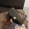 Bolso retro para mujer, gran capacidad, nuevo bolso de mensajero de moda 2023, este año, textura popular, versátil, pequeño bolso cuadrado.