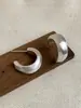Pendientes de Aro C Semi-Circulares Cepillados Diseño Minimalista de Nicho de Alta Calidad con Cierre de Plata 925 Pendientes de Botón Estilo Cool de Ins