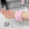 Muñequera a Prueba de Salpicaduras para Lavarse la Cara y las Manos, Puños de Lavado, Mangas a Prueba de Humedad y Absorbentes de Sudor, Artefacto para Secar el Sudor, Cinta para el Cabello, Cinta de Felpa Deportiva para Mujer