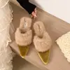 Chinelos de Pelo de Veludo Femininos Outono Inverno Chinelos Fashion para Saia Salto Bloco Retrô com Pelúcia Bico Fino Novo Estilo Coreano 2026