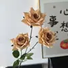 Rosa artificial de 3 cabezas con borde rizado, arreglo floral de decoración de boda en relieve estilo europeo, rosa de esquina texturizada