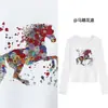 "Pisada de Caballo en Sendero de Flores" Diseño de Año Nuevo 2026 Camiseta de Manga Larga para Mujer con Adornos Pesados de Pedrería y Patrón de Caballo Colorido, Top de Tejido Cepillado
