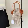 Roupa estilo férias/Lenço floral de cor contrastante para mulheres, design floral delicado, lenço longo chamativo, moderno para primavera e outono
