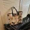 Bolso Casual de Moda de Alto Estilo para Viajes Diarios de Verano 2026 con Bordado Floral Tridimensional y Gran Capacidad Tipo Tote