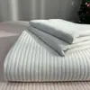 2025 Nuevo Peso Alto 105g Gasa Suave como Nube Tejido Denso Ribete Acolchado Cubre Cama Colcha Pieza Única
