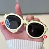 Óculos de Sol Redondos da Moda para Crianças Tpee Alta Elasticidade Amigáveis à Pele para Meninos e Meninas, Óculos de Sol Polarizados com Proteção UV em Estoque