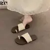 Primeiro Encontro Brisa de Fim de Tarde de Verão Sola Reta Férias Retrô Marrom Sandálias Abertas Sapatinhos de Fada 2026 Novo Verão Birkenstock