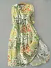Vestido Midi Feminino com Gola Lapela, Cinto, Botões e Estampa Digital