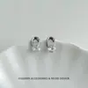 Brincos de Tarraxa de Metal Torcido Geométrico com Microincrustação de Zircônia para Mulheres Design com Senso de Personalidade Única Moderno Luxo Leve Versátil Brinco Exquisito