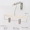 Perchas Especializadas de Resina para Ropa de Mujer en Tiendas de Ropa, Perchas de Madera de Alto Nivel Antideslizantes con Textura de Madera, Perchas Anchas que No Dejan Marca en los Hombros, Pinzas para Pantalones