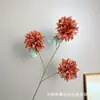 Crisantemo de bola de 3 cabezas flor artificial bola de cristal decoración de boda arreglo de escena de pared de fondo de hotel venta al por mayor