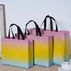 Bolsas de Tecido Não Tecido Laminado Tricolor com Revestimento a Laser, High-End, Simples, Estilosas, Bolsas Unissex, Espessadas, Feitas Sob Medida com Logo