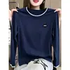 Elegante camiseta de algodón puro de manga larga con cuello redondo, estilo dos piezas falso, para mujer, top gris oscuro moderno y versátil, nuevo modelo otoño 2026