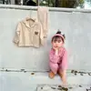 2025 Nuevo Otoño Estilo Coreano Ropa Infantil Niñas Oso Bordado Mangas Largas Pantalones Conjunto de Ropa para el Hogar Pijama de Cuadros para Bebé