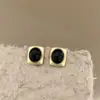 Pendientes Cuadrados Mate Negro Dorado de Nicho Estilo Japonés y Coreano Pendientes Retro Simples Franceses de Bajo Perfil Lujo Ligero Pin de Plata para Mujer