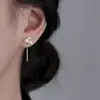 Pendientes de Oreja de Cereza Estilo Coreano para Mujer de Lujo Ligero Nicho Pendientes Simples de Alto Gama Sentido del Diseño Borla Larga Elegantes Pendientes Versátiles
