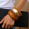 Pulsera Geométric Simple de Madera con Remaches de Estrella Transfronteriza Europea y Americana Lujo Ligero Pulsera de Gama Alta Pulsera de Moda Exagerada para Mujeres
