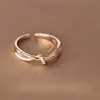 Anillo de Cruz de Plata de Ley 925 para Mujer, Lujo Ligero, Exquisito Diseño de Nicho Retro, Anillo de Dedo Índice de Gama Alta, Anillo Abierto