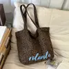 Bolsa Estampa de Leopardo de Nicho Feminina 2026 Novo Estilo Tendência Verão Casual Escola Trajeto Bolsa Tote Grande Capacidade Bolsa de Ombro
