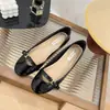 Sapatilhas de ballet super macias de pele de ovelha para aumentar a altura para mulheres, bico redondo, sapatos de salto baixo finos, elegantes para o trabalho, sapatos Mary Jane com fivela dourada