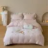 Conjunto de quatro peças estilo princesa coreana em renda e veludo de leite, bordado, espessado, quente, roupa de cama de fleece de coral dupla face para o inverno