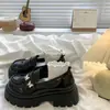 2026 Primavera/Verano Nuevos Zapatos de Vestir Estilo Japonés para Aumentar la Altura Suela Gruesa Negros Versátiles Zapatos de Vestir Transfronterizos para Mujer