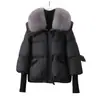 Nueva chaqueta de plumón corta de invierno, holgada, adelgazante, con un cuello grande de pelo, diseñada para mujeres petite, y con una capa exterior engrosada