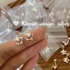 Estilo Ins Coreano Joyería Plata de Ley S925 Flor Pequeña Calada Mini Perla de Agua Dulce Pendientes Gama Alta