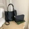 Bolsa Retrô Transfronteiriça para Mulheres 2025 Nova Bolsa de Ombro Casual de Grande Capacidade Rombo Versátil Bolsinha de Axila para o Dia a Dia