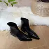 Botines cortos de punta estilo francés para mujer, nuevos botines sencillos otoño 2026, botas de tacón grueso ajustadas de moda europea y americana, botines Martin de nicho
