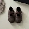 Zapatos Mary Jane de leopardo retro con suela blanda para mujer, colección otoño/invierno 2026, versátiles y rejuvenecedores, con diseño de una sola correa, punta cerrada y apertura poco profunda