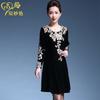 Vestido de terciopelo dorado de talla grande para madre Chen Miao Yan, bordado para mujer de mediana edad, ajustado, de talla grande, nuevo 2023