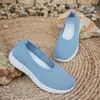 Sapatos para Mulheres 2025 Verão Novo Estilo Boca Rasa Slip-On Respirável Tamanho Grande Sapatos Casuais Transfronteiriços Solado Macio Sapatos de Mãe