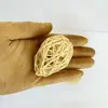 Fornecimento por atacado 6,5 cm rattan natural Oval bola de rattan colorida Ovos decorativos de duas cores para o feriado de Páscoa