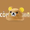 Gorro de Peluche Rilakkuma Cálido y Lindo de Dibujos Animados para Niñas Dulce y Versátil Revela Rostro Pequeño Oso Marrón Gorro de Pescador Personalizado