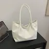Nova bolsa tote minimalista de grande capacidade 2026, bolsa de ombro casual, estilo descontraído, adequada para trabalho, escola e deslocamento diário