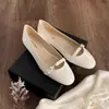 Versión de piel de oveja de los elegantes zapatos planos de punta redonda que aumentan la altura de Grape Mom para mujer, sin cordones, planos, con correas de hebilla, adecuados para ir al trabajo