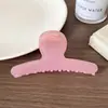 Pinza de tiburón simple y nueva de color crema sólido y curvo para mujer, elegante y sofisticado, adecuado para recogidos en la parte posterior de la cabeza, pinza para el cabello y accesorio