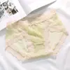 Calcinha feminina de cintura média, pura e sensual, com acabamento em renda, confortável, respirável, fundo de algodão, antibacteriana, estilo triângulo, em estoque