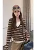 Novo moletom feminino casual de outono, estilo coreano, nicho, corte solto, com design falso de duas peças, suéter de tricô listrado, listras brancas, tamanho único