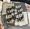 Bufanda de Seda de Nuevo Estilo para Mujer, Moderna y Versátil, Pañuelo Cuadrado de 70 cm, Bufanda para el Cuello Estilo Coreano, Pañuelo Retro para Primavera y Otoño, Pañuelo para la Cabeza