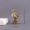 Latón Puro Gallo del Zodiaco Escritorio Ceremonia del Té Mascota de Té para Atraer Riqueza Manualidades para Sala de Estar para Atraer Riqueza Mascota Gallo Dorado Pequeños Adornos