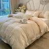 Juego de Cama de Cuatro Piezas con Relieve Estilo Lujo Ligero de Alta Gama Sábana Funda Nórdica Algodón Puro Transpirable al Tacto Estilo Sábana Ajustable Funda Nórdica Ropa de Cama 1.8m