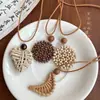 Bolsa Pequeña y Linda de Cuero para Monedas Collar Colgante para Mujer Cubierta para Auriculares Cuerda de Cuero Cadena para Suéter Accesorios Largos Bolsa para Cosméticos