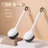 Cepillo para limpiar ollas, un esencial de cocina para lavar platos y ollas, cuenta con un mango largo, no es grasoso, no rayará tus utensilios de cocina y es un cepillo de limpieza multifuncional para eliminar la suciedad incrustada