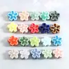 Cuentas pequeñas de flor de cerámica de colores, no se decoloran, agujero recto, cuentas sueltas de flor de cinco pétalos, para joyería y accesorios de ropa DIY hechos a mano, cuentas de porcelana