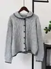Suéter Abrigo de Punto Trenzado con Cuello de Muñeca Dulce 2026 Otoño/Invierno Nuevo Estilo Perezoso Suave y Acogedor Cárdigan de Punto para Mujer